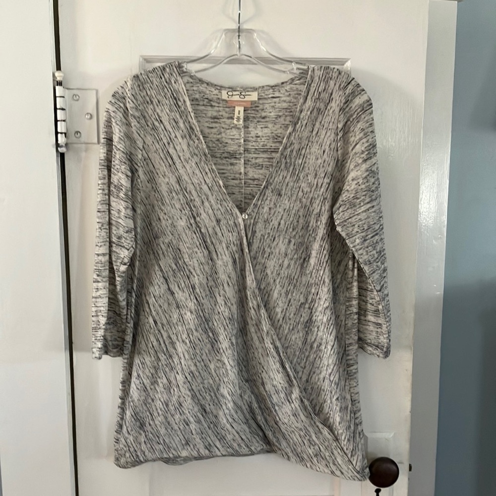 Jessica Simpson nursing top